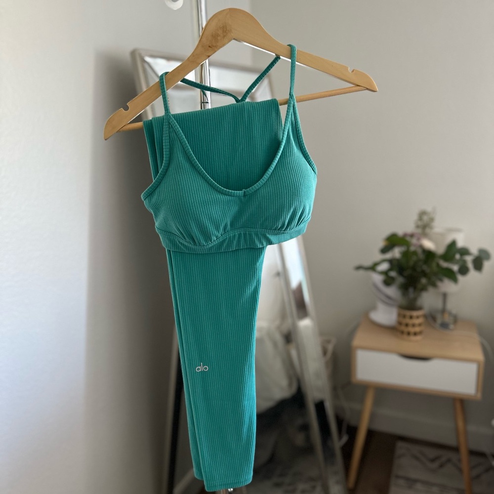 ALO Yoga Ribbed SET sport bra and leggings